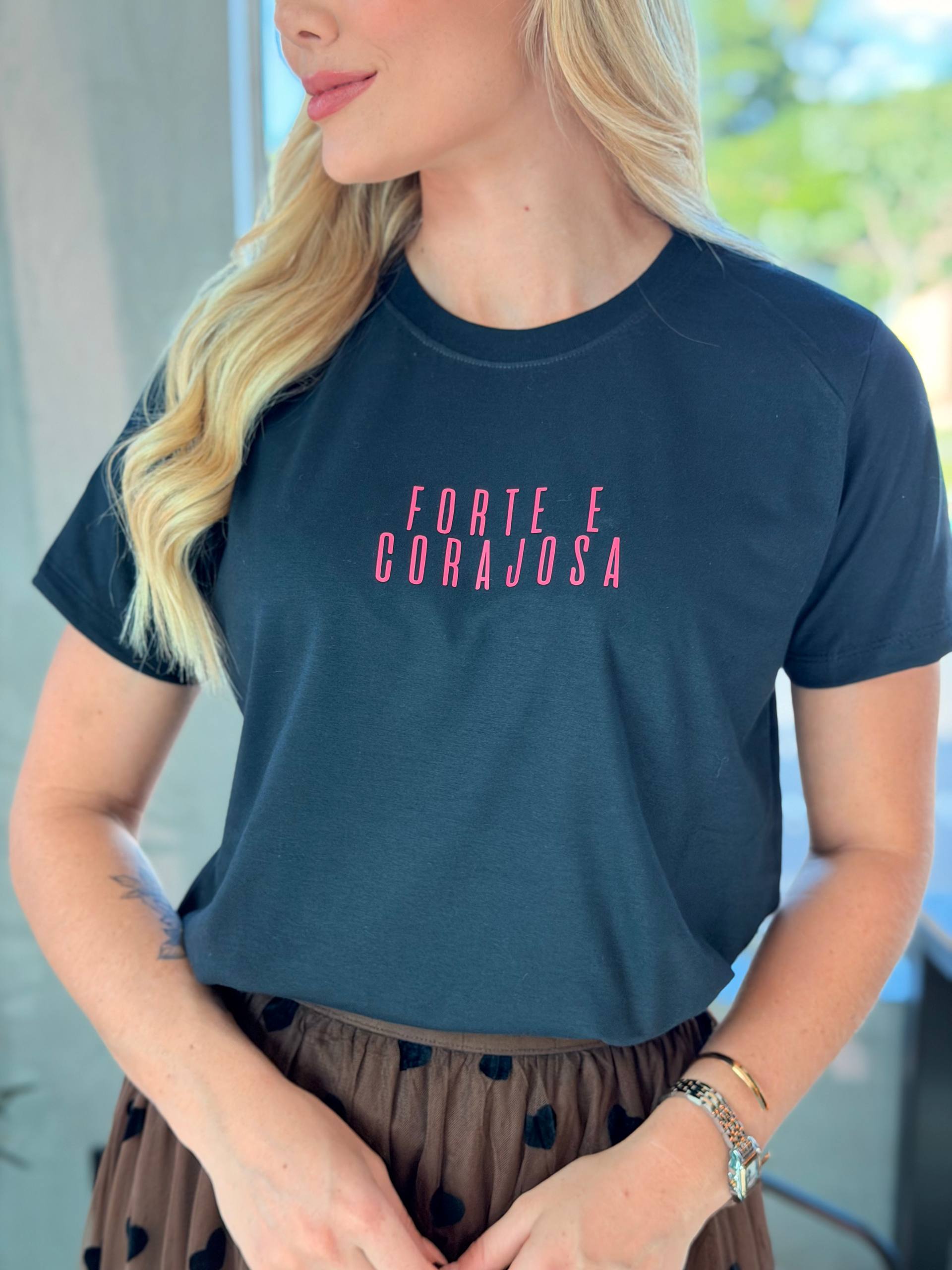 T shirts - Preta seja forte e corajosa
